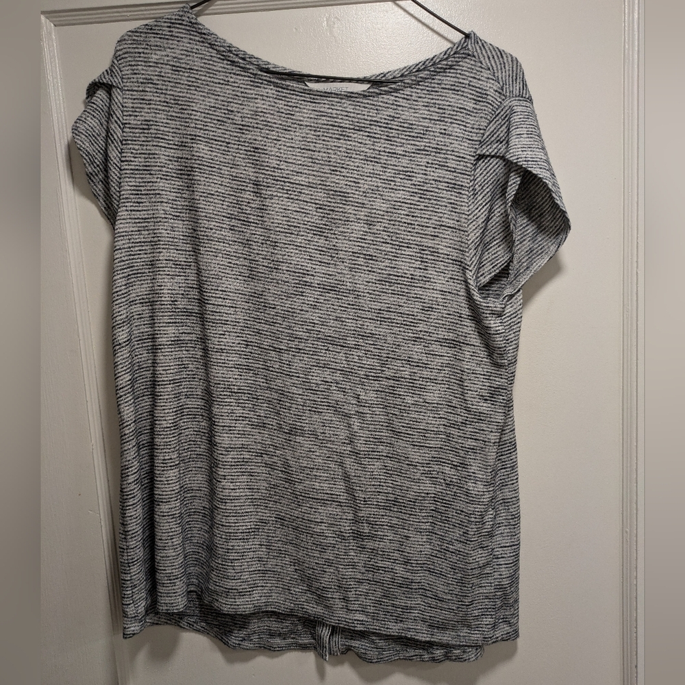 Market & Spruce women's large gray and white striped tee with tulip sleeves